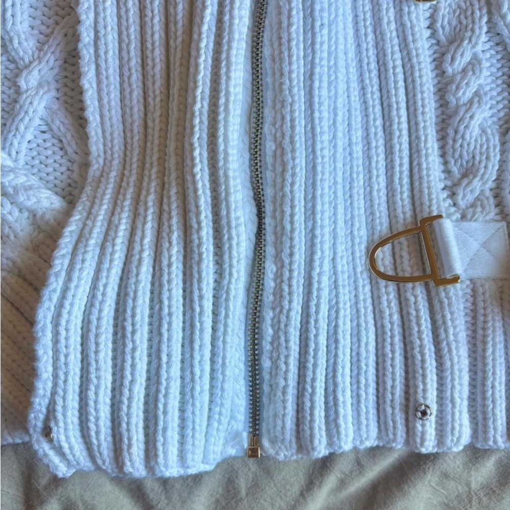 Ralph Lauren White Cable-Knit Cardigan with Gold Toggle Closures - Picture 6 of 7